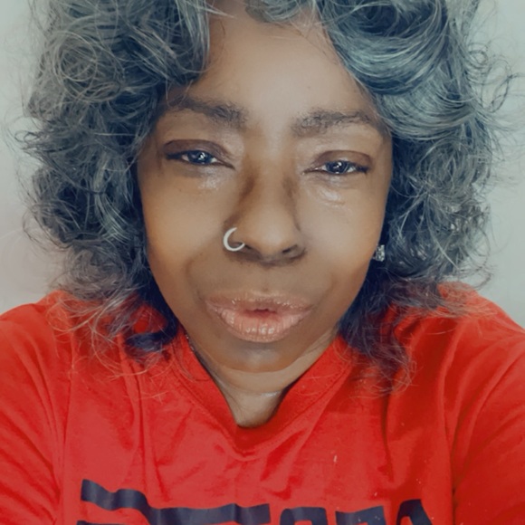 Meet your Posher, Adrianne - Picture 4 of 4